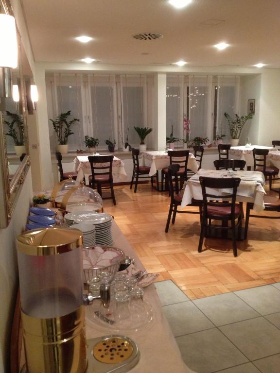 Hotel & Restaurant "Zur Rose" אוברלינגן מראה חיצוני תמונה