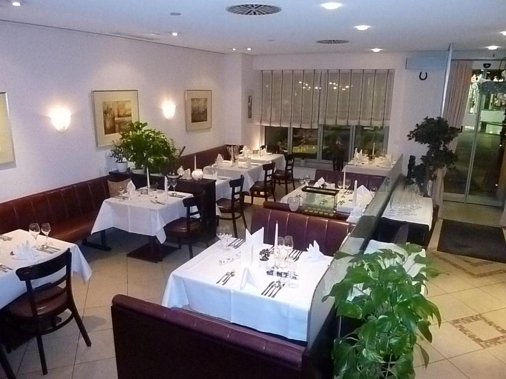 Hotel & Restaurant "Zur Rose" אוברלינגן מראה חיצוני תמונה